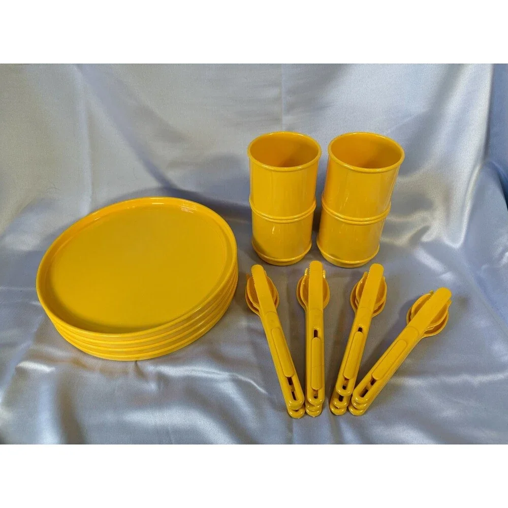 Rare Vintage 1985 Postmodern Picnic Set - 